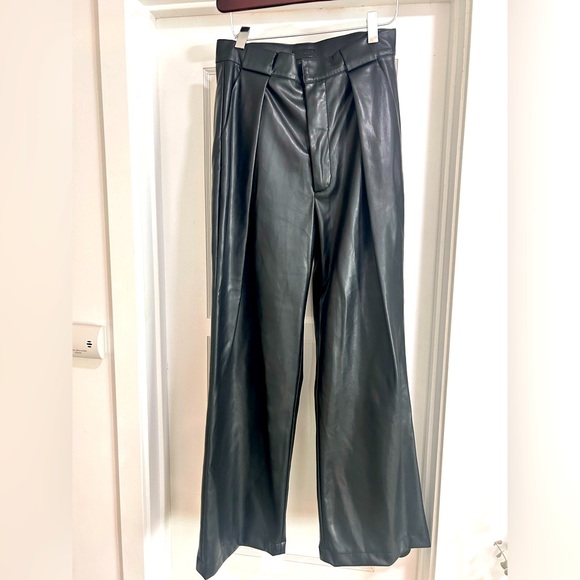 MOTHER HW Tunnel Vision Pleat Prep Faux Leather Pants Sneak in Black size 27 - Picture 2 of 8